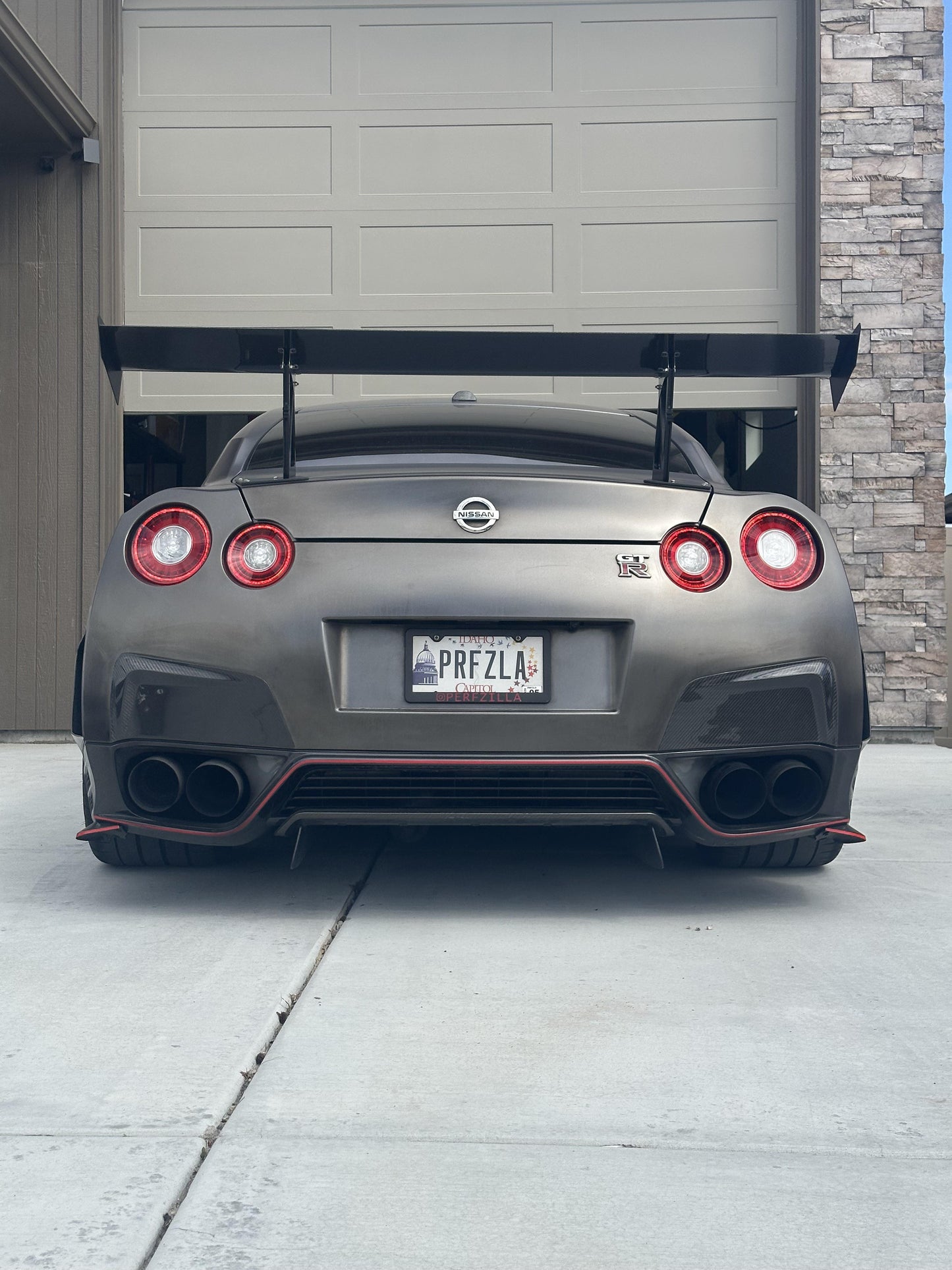 Nissan GTR R35 Exhaust Cover (2012-2016)